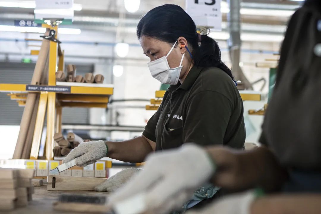 让家具的陪伴慢下来，追上这个速朽时代