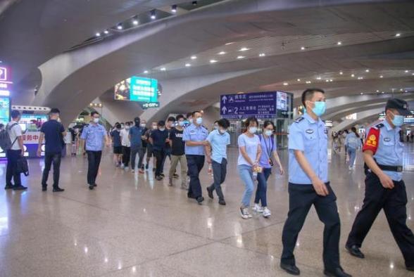 骗子开手机店诈骗120万,手机店新型诈骗