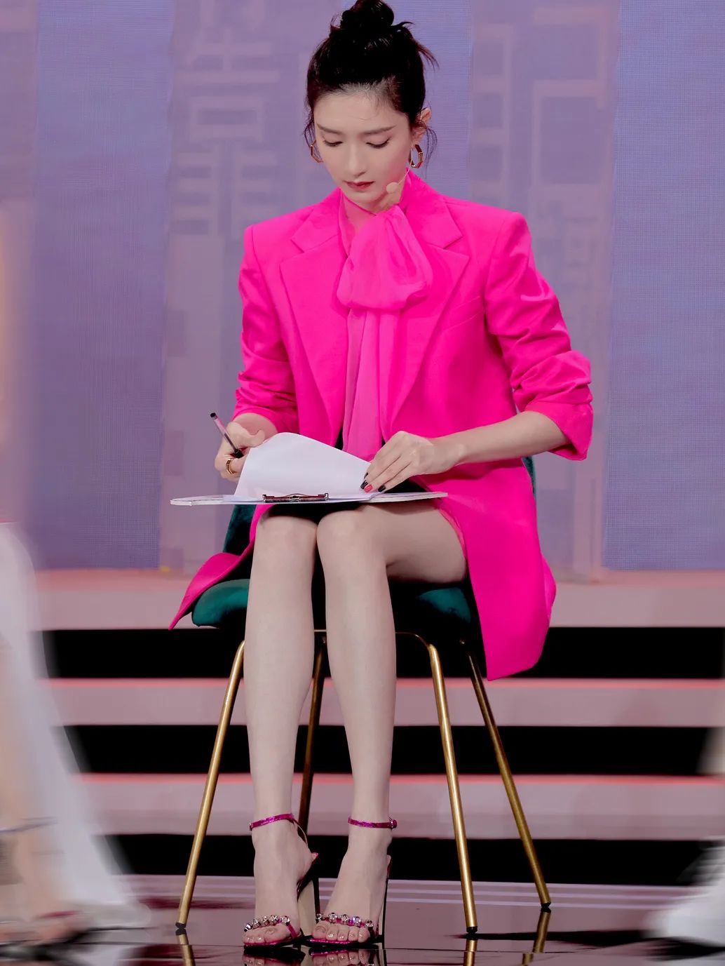 和猫咪接吻会怎么样,猫咪被亲了瞬间感觉不干净了