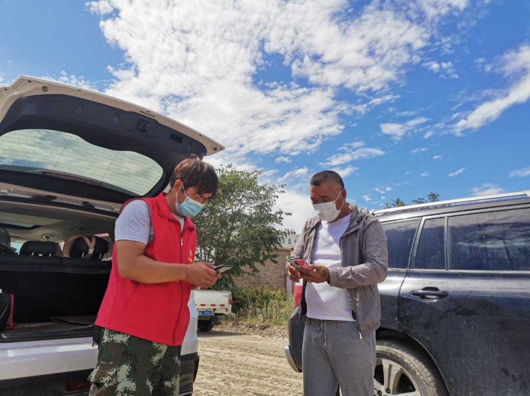 新时代文明实践|上阵父子兵并肩防疫情