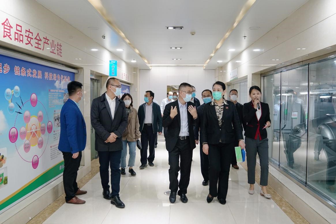 金锣厂生产全过程,金锣公司生产车间