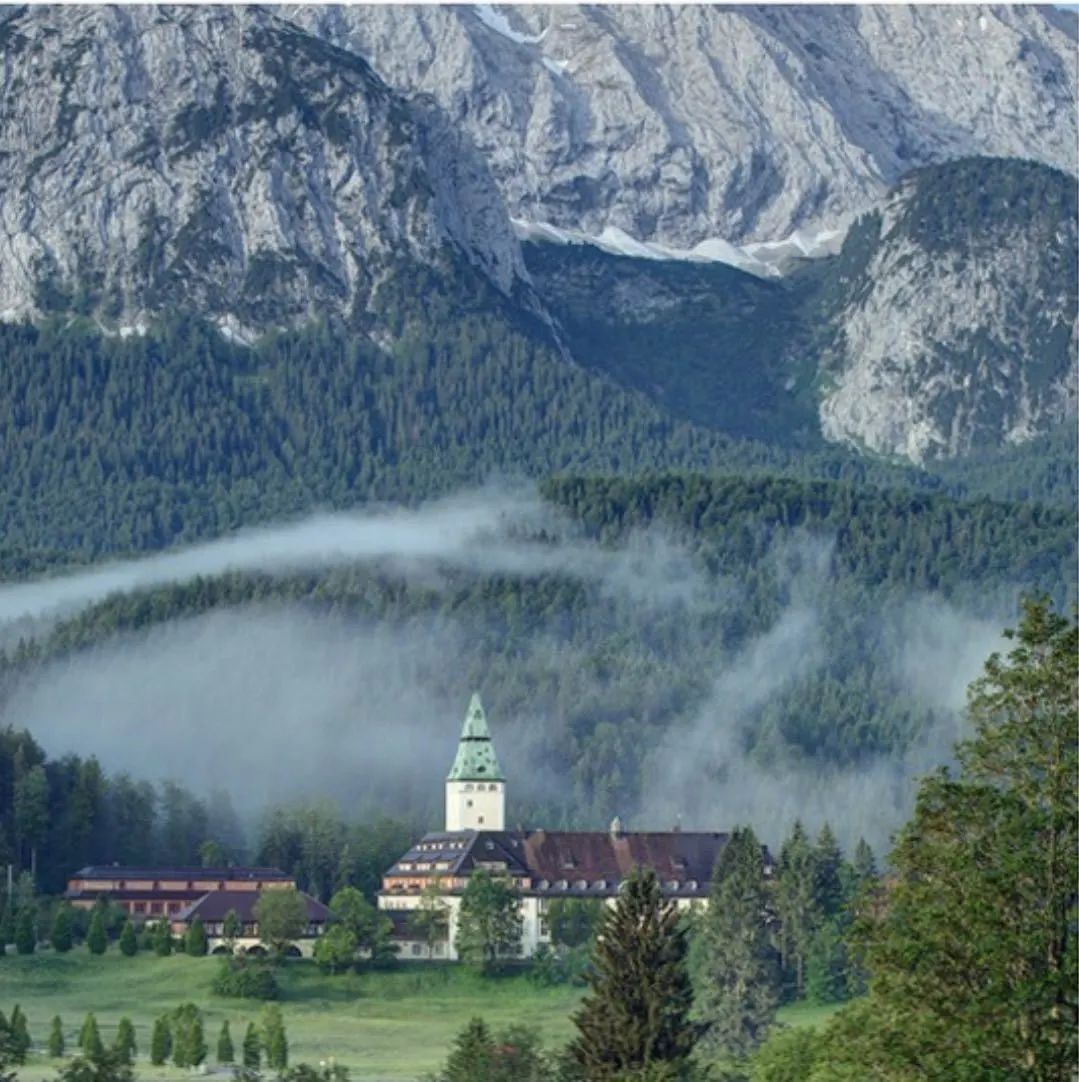 这家酒店凭什么欧洲第一？艺术最“吸睛”