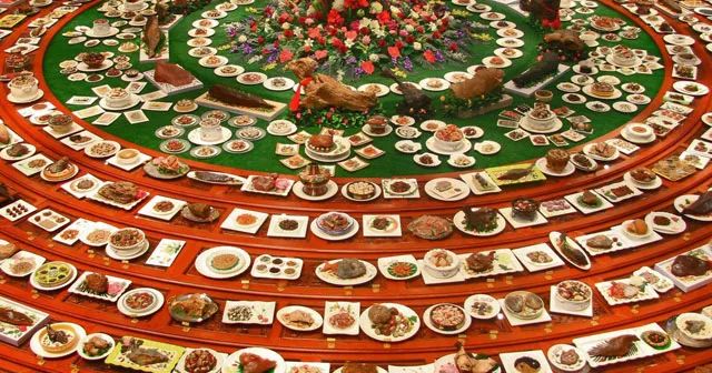 西门大官人,你这样浪费粮食是要出事的