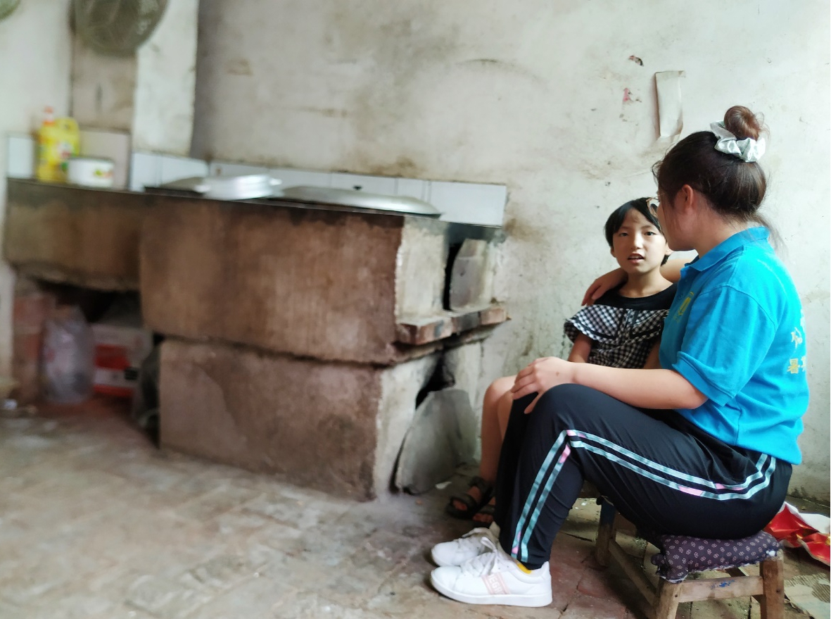 三下乡关爱留守儿童视频,乡村振兴万名学子下乡实践活动