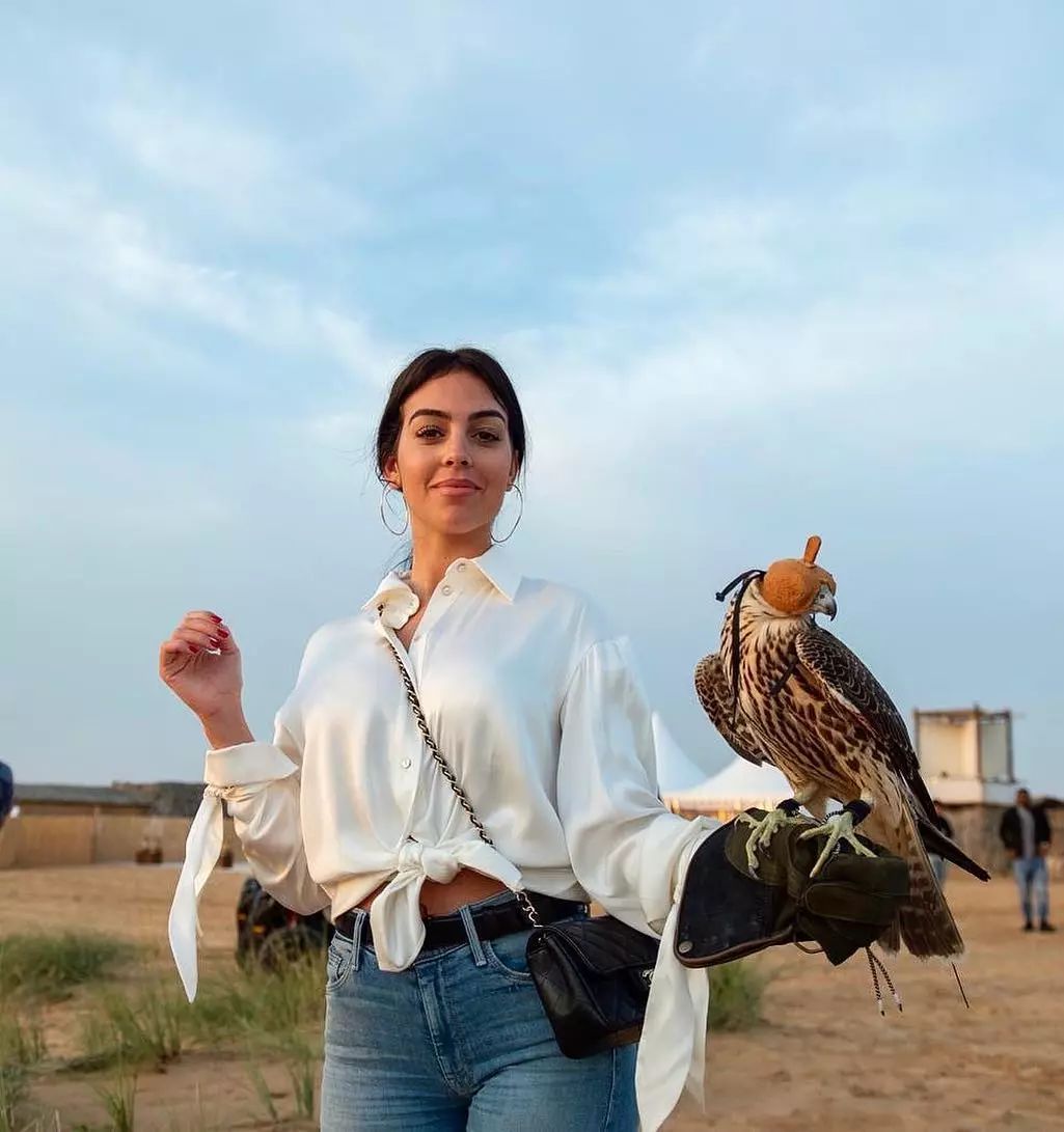 c罗疑似求婚成功,c罗求婚成功全过程