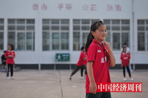 山村女子足球队,大山里的足球队视频