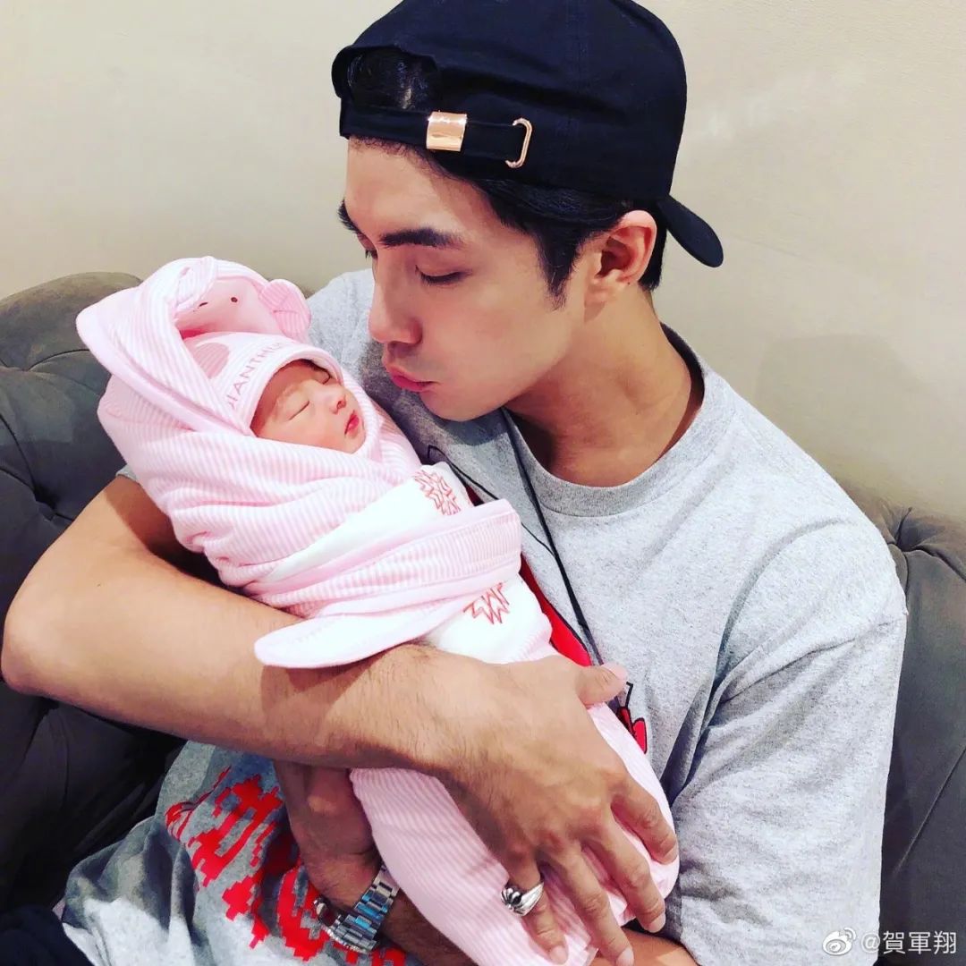 【惊呆】不想要处女座宝宝，明星夫妻提前两周剖腹产！网友：还有这种操作？