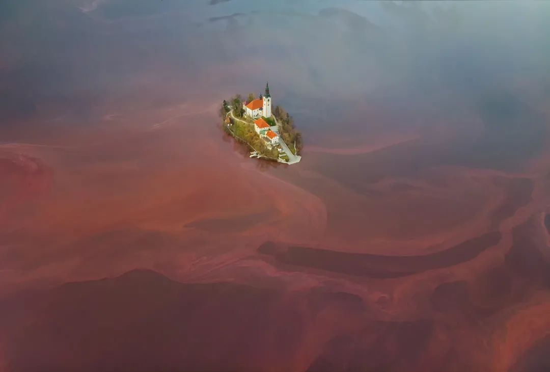 来，我们斗胆聊一下出国怎么玩