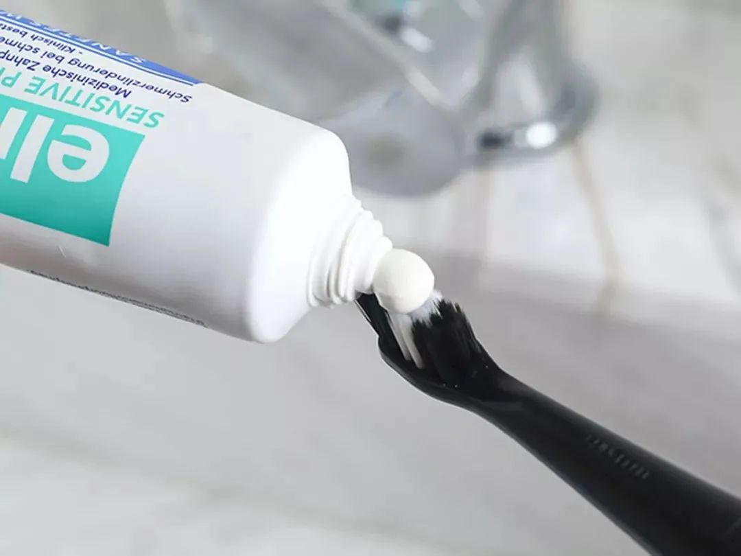 瑞士国民牙膏治牙敏感,牙齿酸用抗敏感牙膏有效