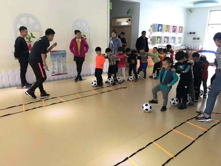 白城龙卷风足球俱乐部,追风少年足球俱乐部怎么报名