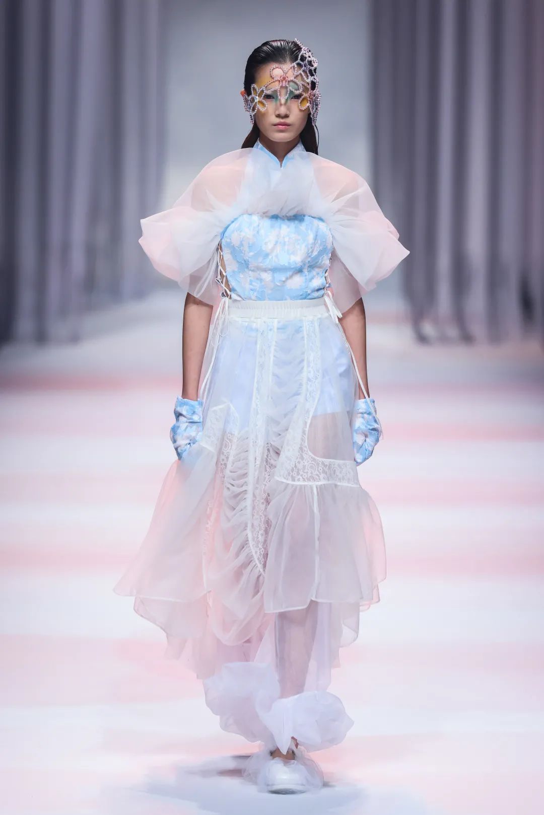 2024春夏时装周趋势,2021春夏中国国际时装周秀场精选