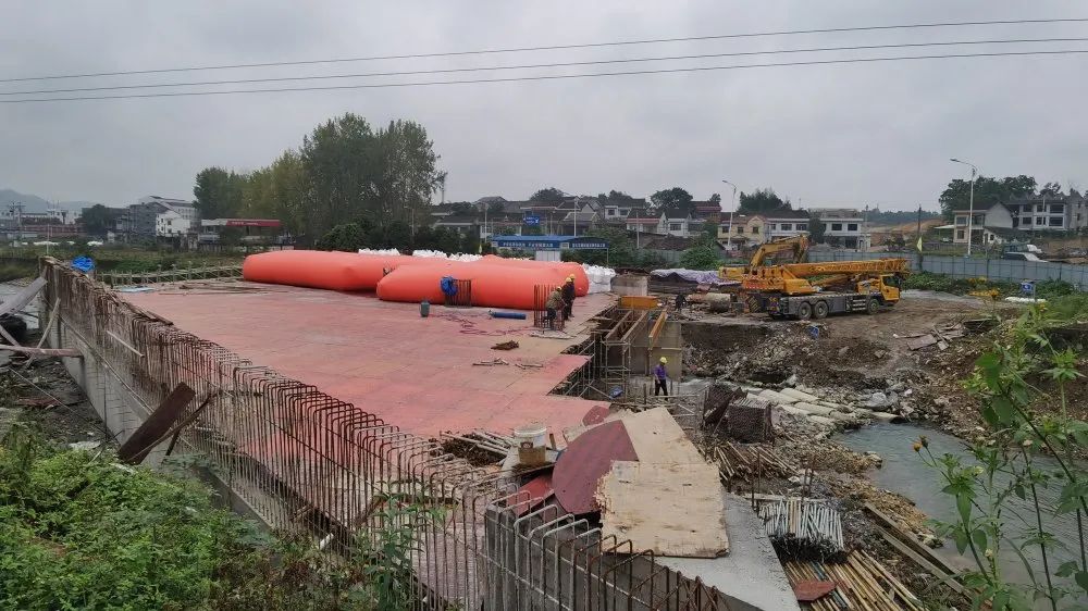 抢抓有利时机加快项目进度,抢抓当前有利节点抓紧施工