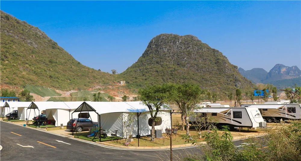 上车旅游打卡,上车打卡下车打卡