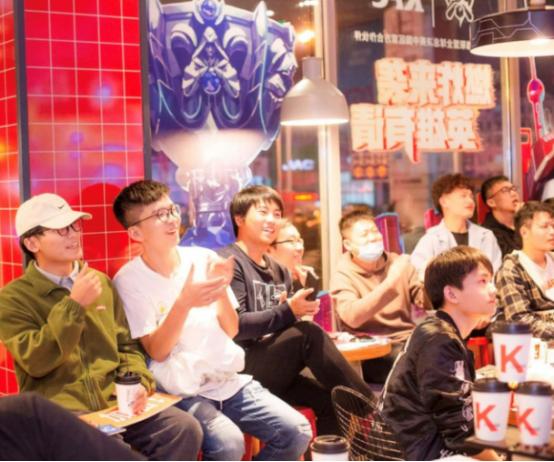 s10英雄联盟总决赛最后决赛,英雄联盟s10全球总决赛学校食堂