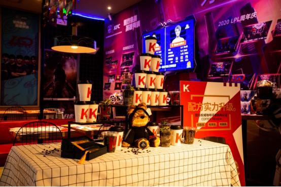 s10英雄联盟总决赛最后决赛,英雄联盟s10全球总决赛学校食堂