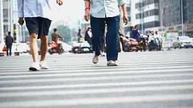 原来养老还可以这么“潮”!百岁老人体验康养新风尚