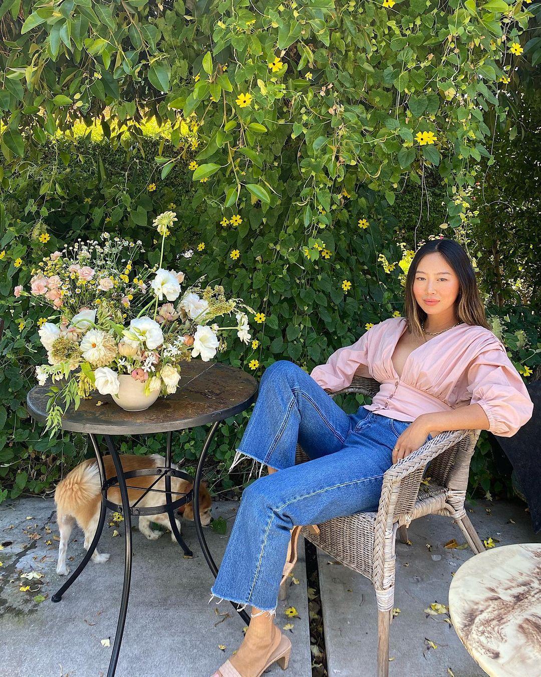 不同风格都适用的拍照姿势,拍照时永不过时的pose太经典了