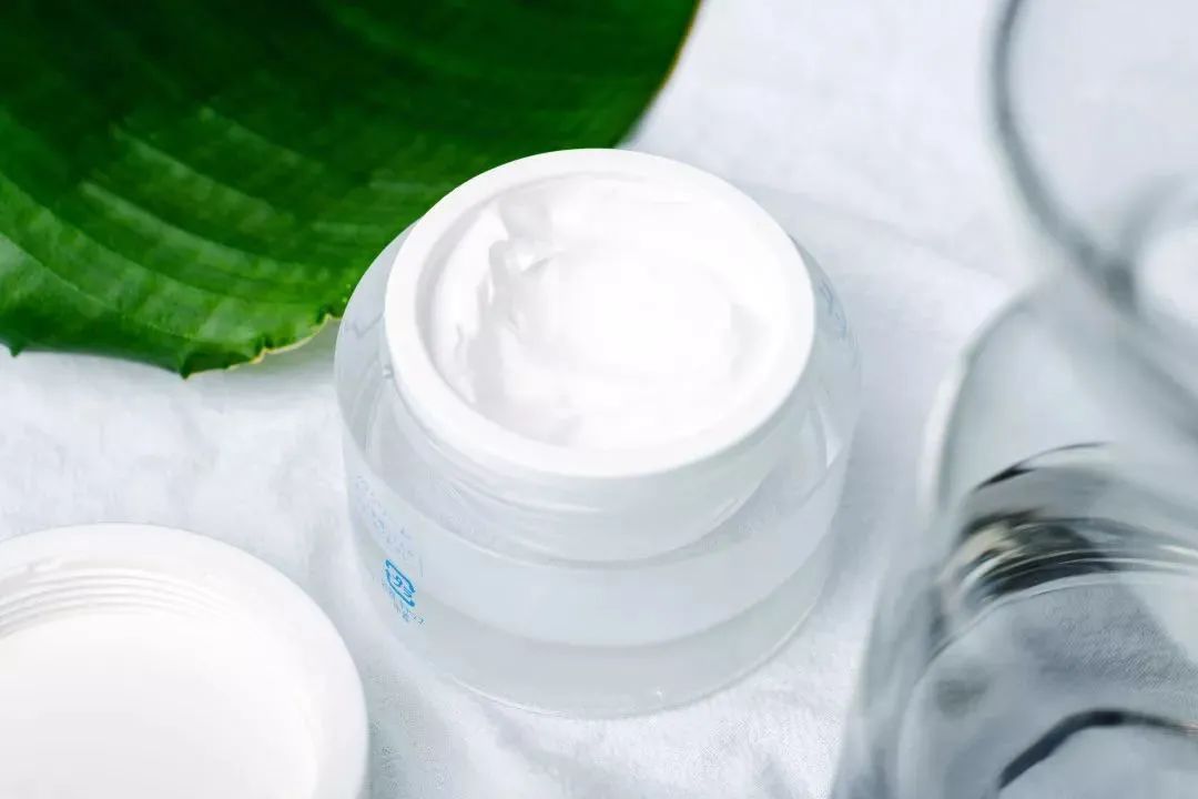 伪素颜女神懒人必备素颜霜,真心不错的一款懒人素颜霜