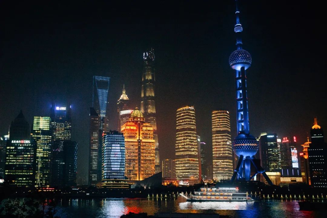 劲霸男装相信品牌的力量,劲霸男装新logo王者归来造就经典