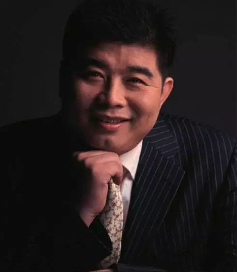 刚刚，又一家钢铁巨无霸上市！！70后创始人：未来目标3000万吨，做全球管业第一雄狮