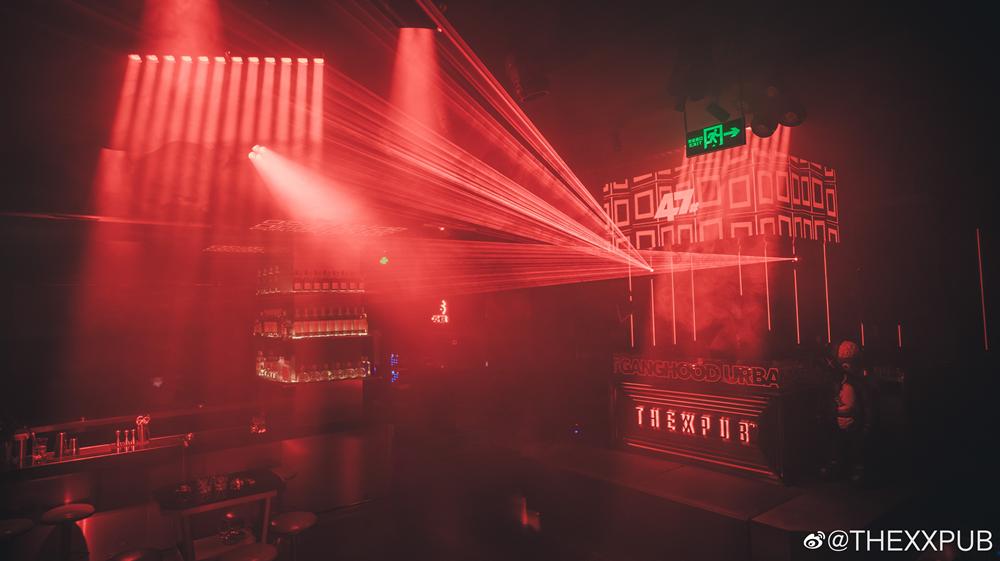 成都又新添一大波“明星店”！关晓彤的奶茶、黄晓明的复古烤肉、网红厨师王刚的秘制卤菜…都来啦