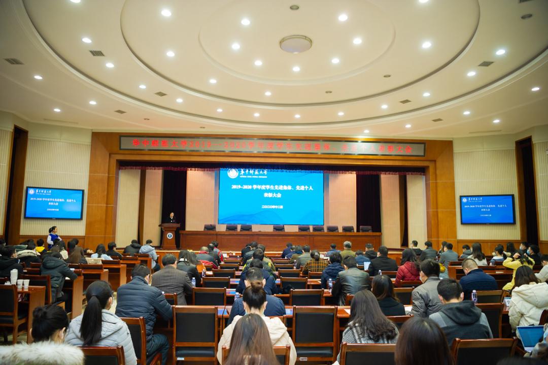 向优秀看齐向榜样靠拢,向优秀的前辈们看齐