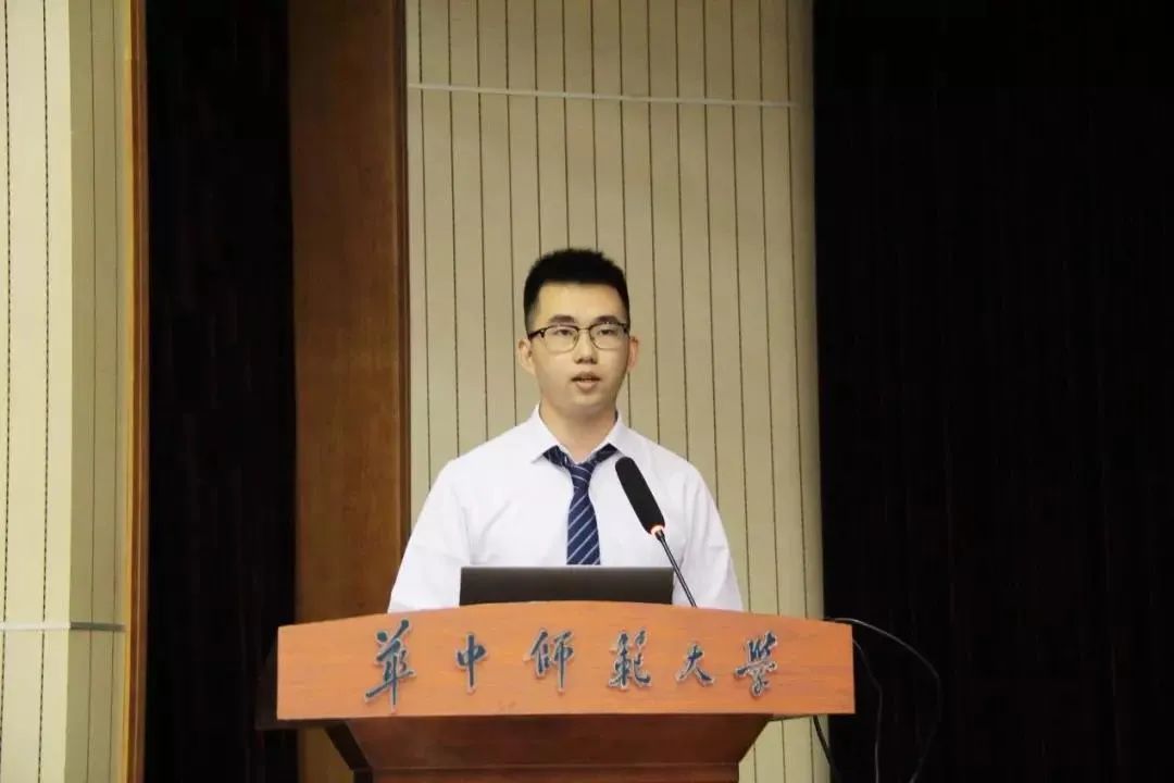 向优秀看齐向榜样靠拢,向优秀的前辈们看齐