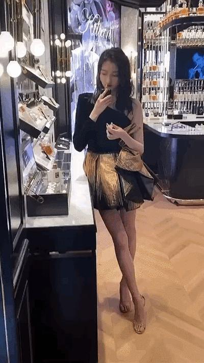 冬天黑裤子显瘦,冬季小黑裤显高穿搭