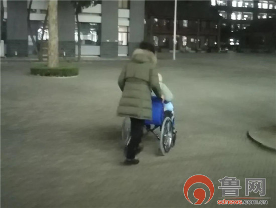 淄博六中“90后”班主任王新蕾：坐着轮椅守护学生