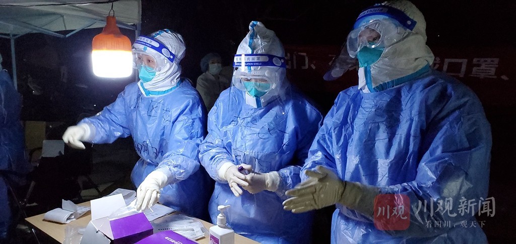 直击郫都最暖寒夜：这些身影让人泪目