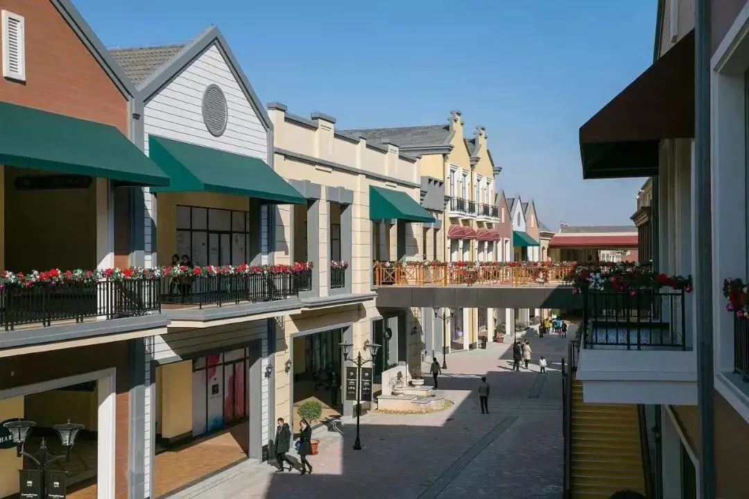 走出《大秦赋》！明天跟着9号线去西安临潼度假区邂逅炫“彩”之旅