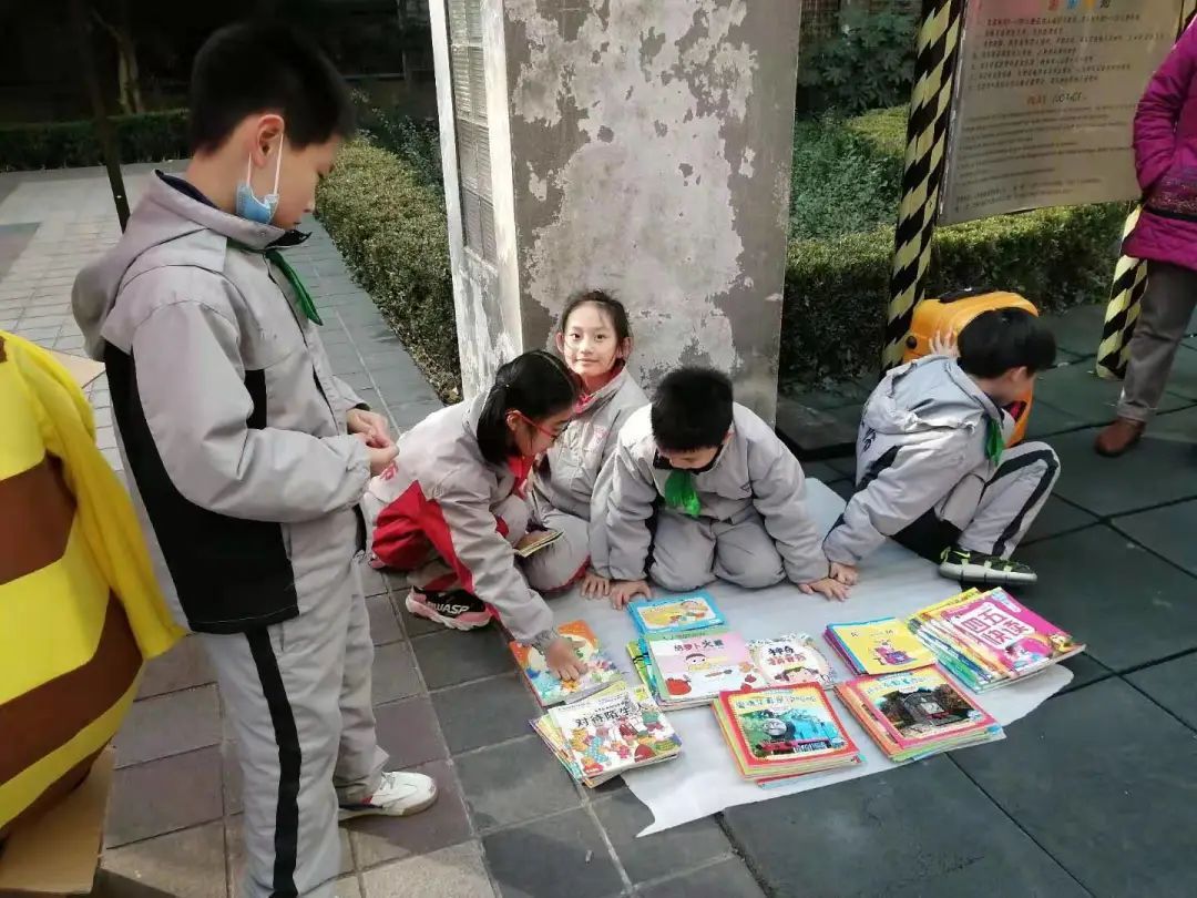 “中西合璧”小集市，徐家汇这场“迎新嘉年华”年味足