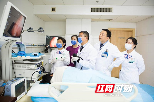 外科同一天收到多面锦旗,医生开展消化内镜下微创治疗图片