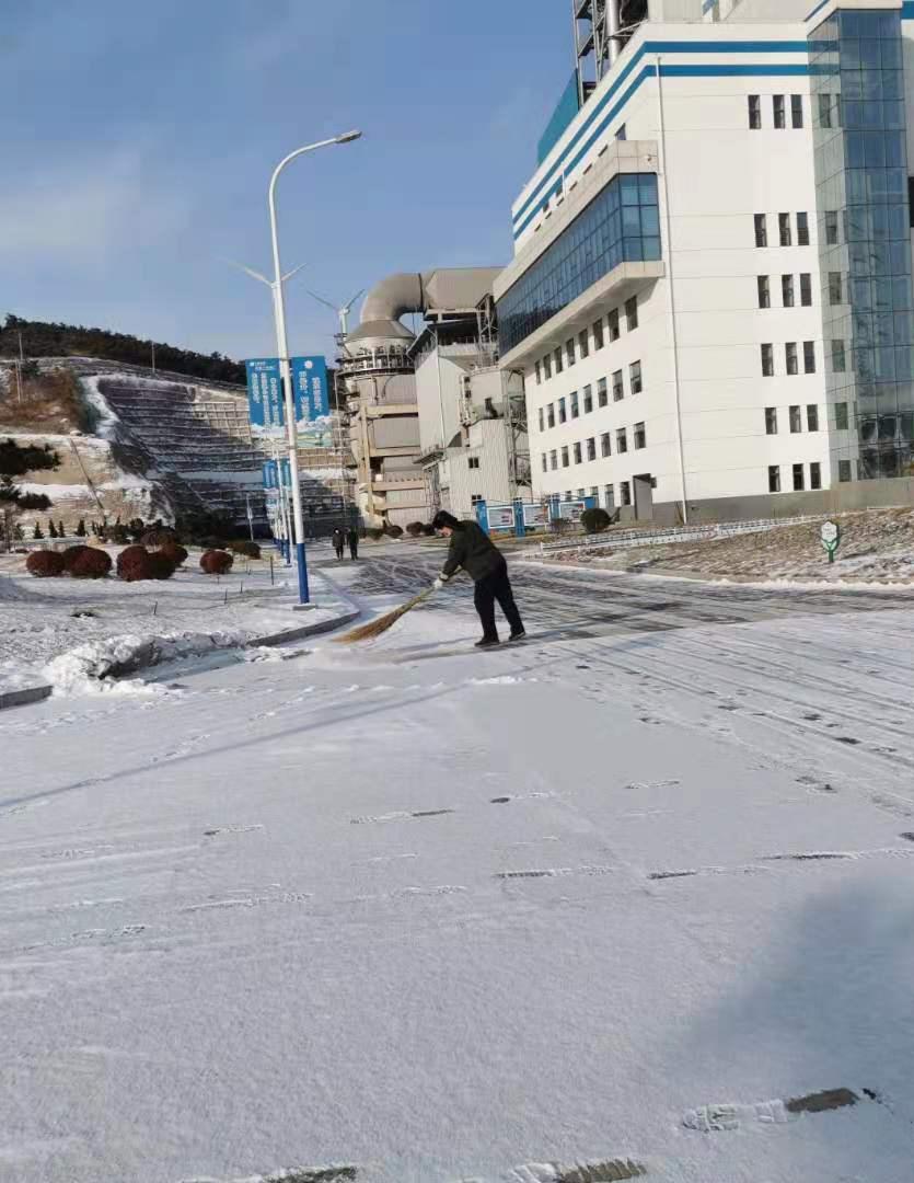 八角电厂迎战暴风雪“雪窝”里奋斗出“暖流”歌