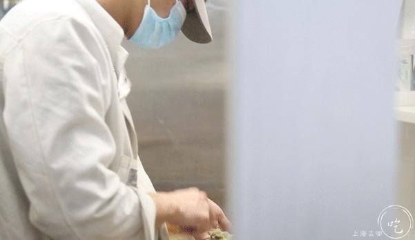 淮海路上10m²！连座位也没有的店，专卖香港“彩色点心”