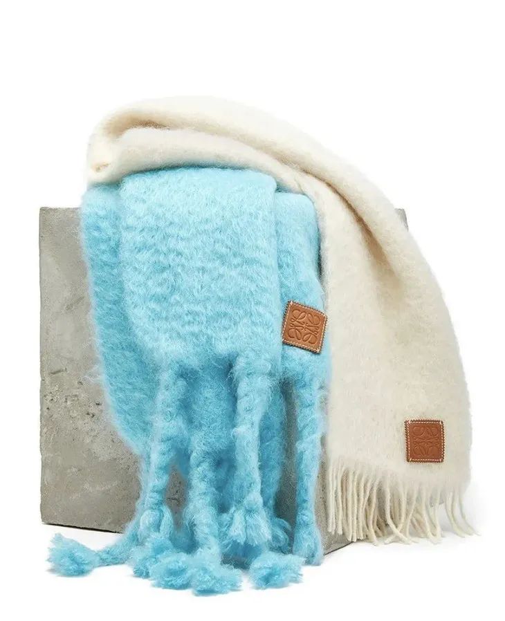 配饰狂|程潇的大牌围巾，logo特大但不显老