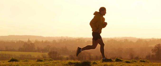 足球运动员喜欢吐口水,足球运动员为何要吐口水在球场上