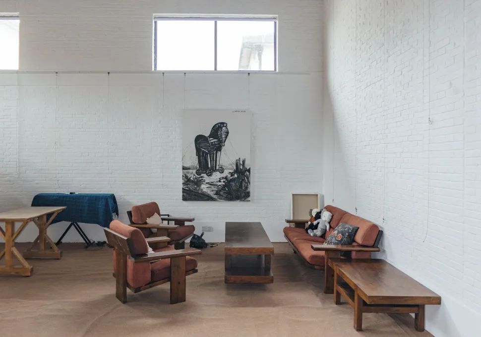 篮球场绿茵场,虹口足球场附近有篮球场