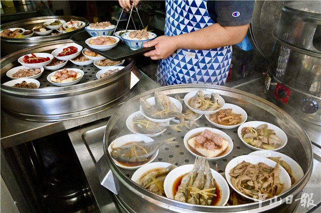 人情味丨小乌的蒸菜店