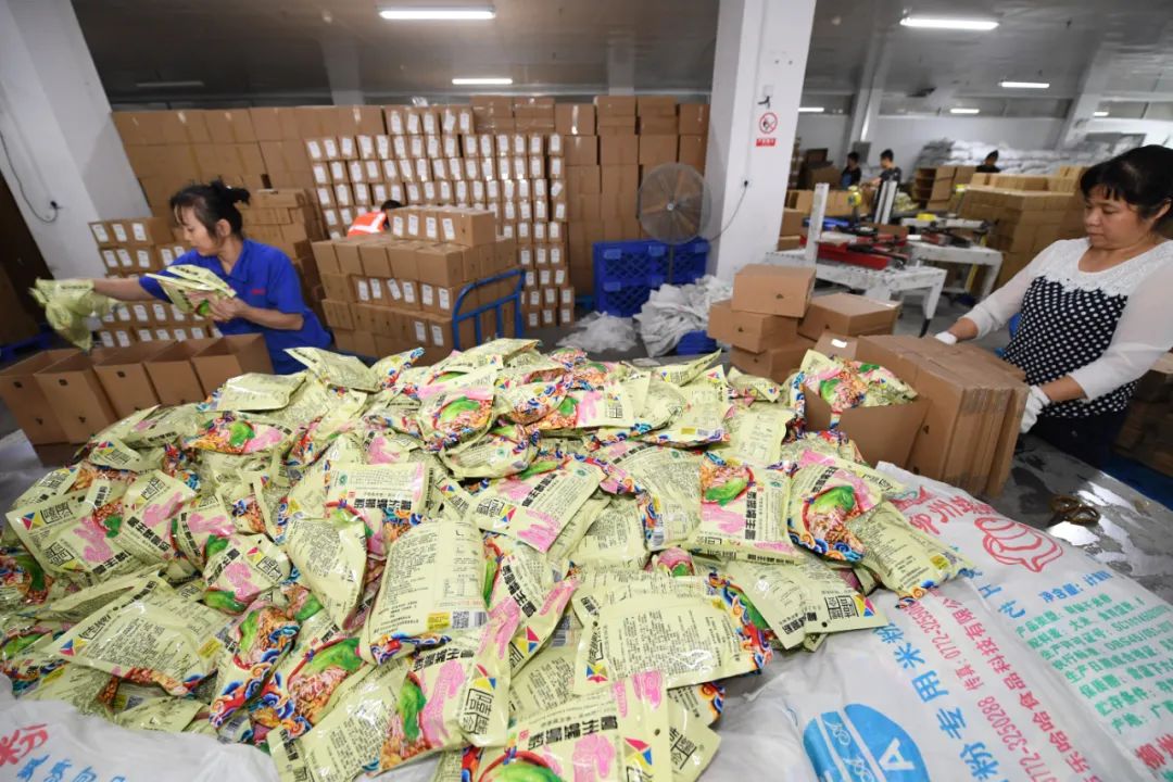 柳州螺蛳粉如何才能继续火下去,柳州螺蛳粉的逆袭之路