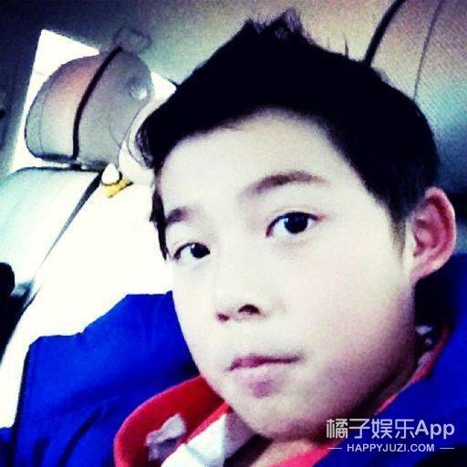 李嗣镕帅气视频,前国脚李明之子李嗣镕颜值