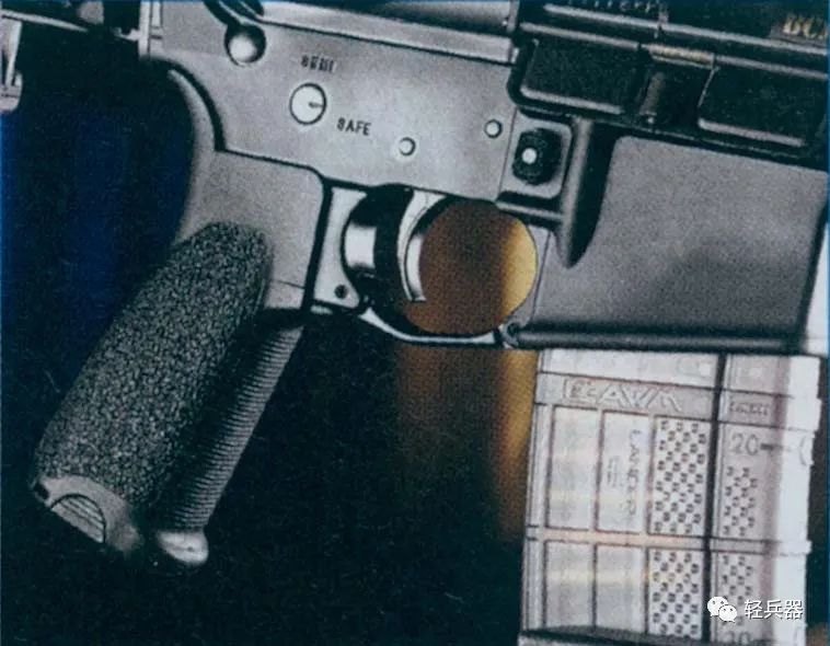 “套娃”式消焰器、加大号的拉机柄……3个版本的BCM公司MID16卡宾枪，优化使用体验