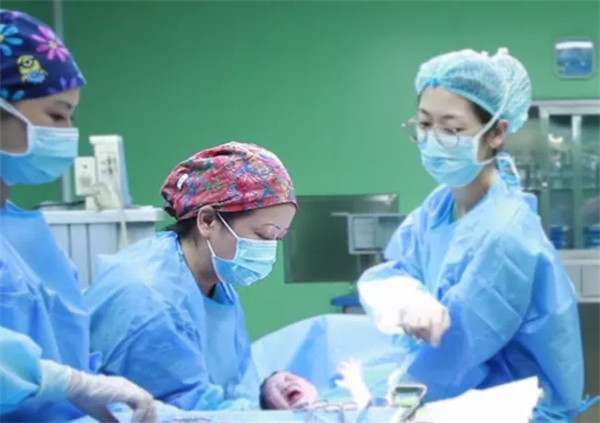 剖宫产一共可以要几胎,剖宫产二胎子宫厚度多少必须生产