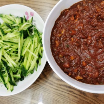 做一碗炸酱面,做一小碗面酱