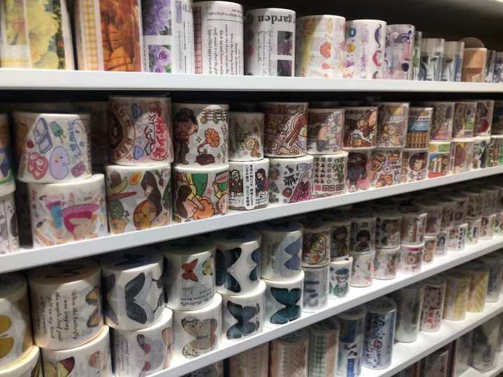 有人为此一年花五六千元！这花里胡哨的小本子，到底有啥魅力