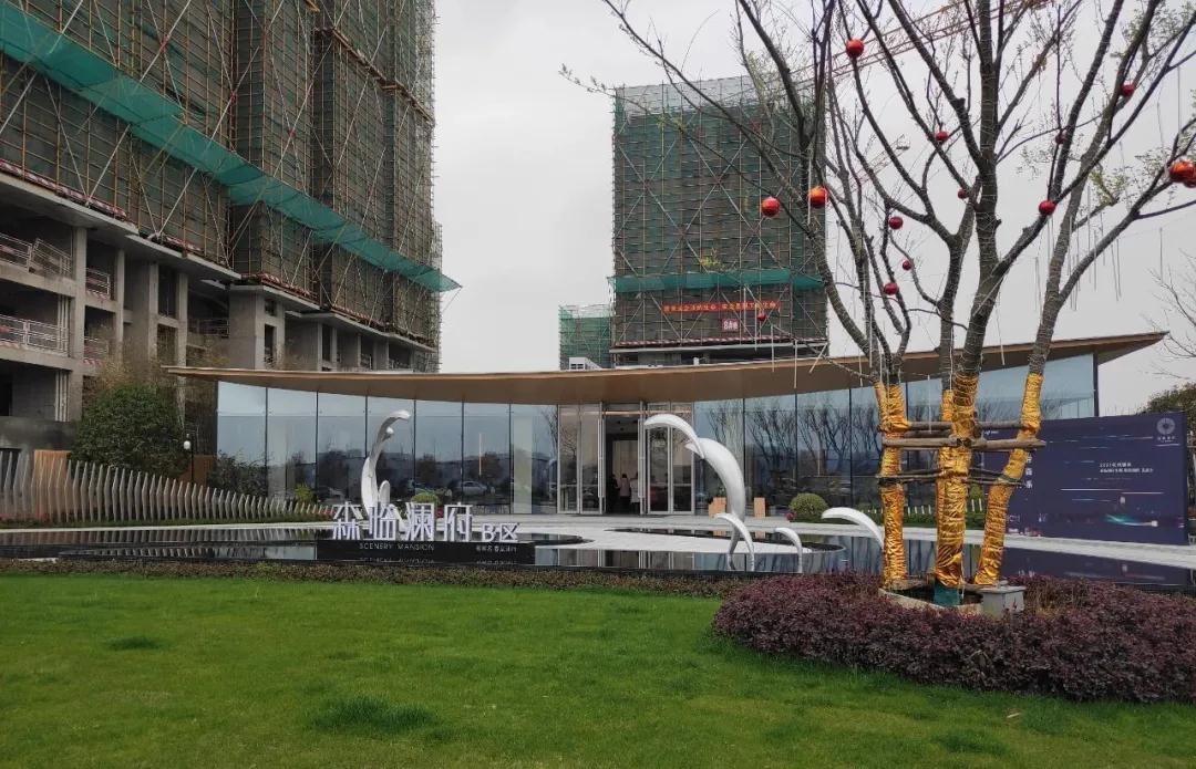 350万级起，共享地铁TOD，同是滨江物业，杭州笕桥两盘，你pick谁？我们探了三个盘