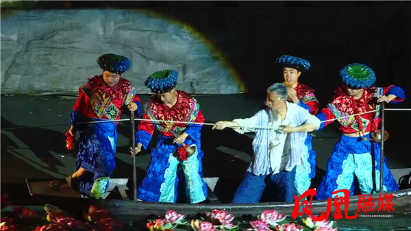 凤凰边城实景演出门票,凤凰古城边城实景演出值得看吗