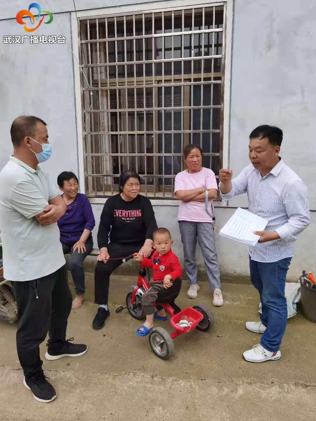 从农村福利院“孝心院长”到下乡走访特困，他是民政工作中的“孺子牛”