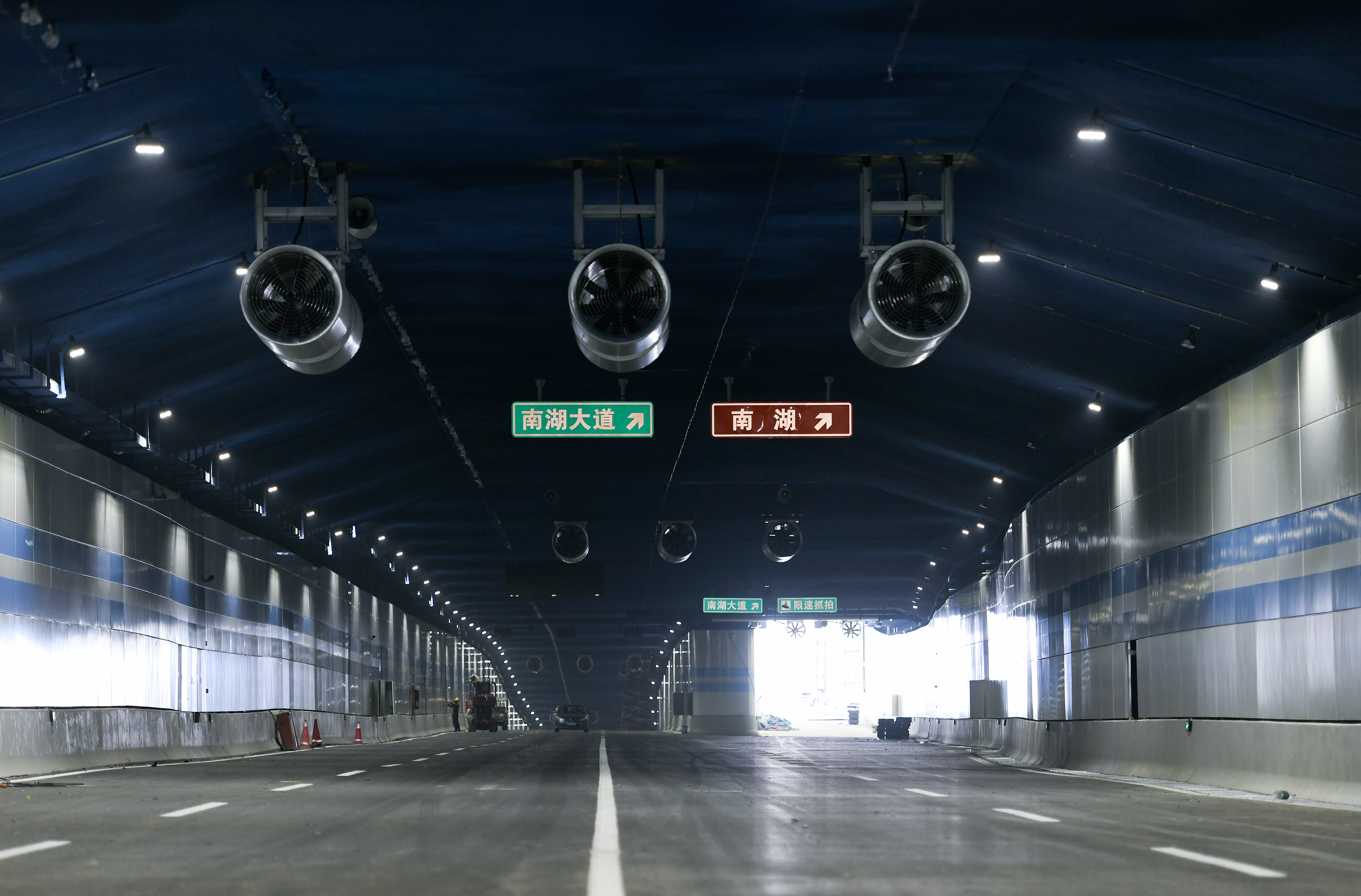 跟着镜头领略不同的风景,跟随记者体验