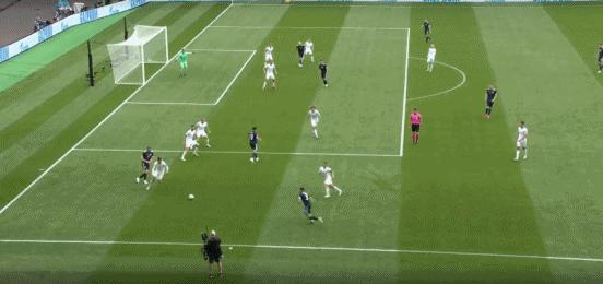 希克45米超远吊射捷克2-0苏格兰,希克惊天远射捷克力擒苏格兰